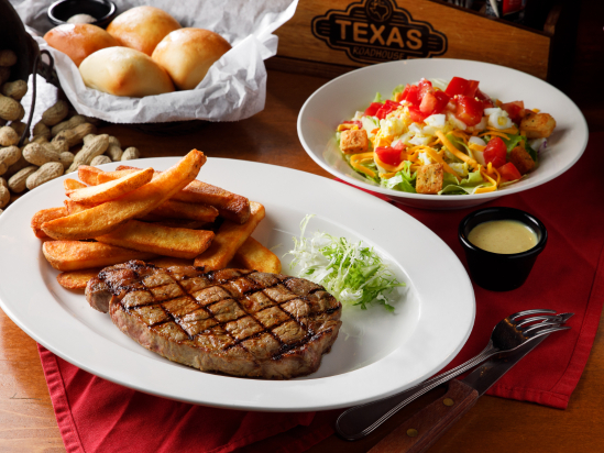 Texas Roadhouse德州鮮切牛排登台10年玩大的！點牛排送豬肋排！