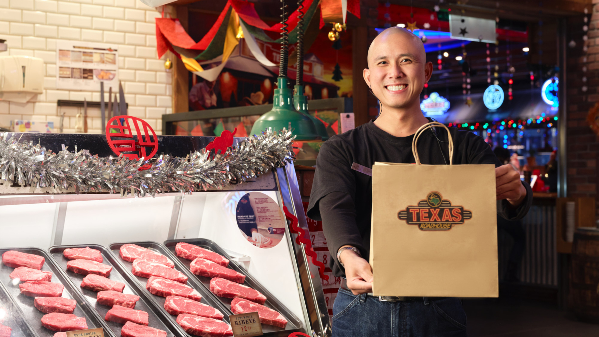 【新聞圖片3】Texas Roadhouse德州鮮切牛排首次推出推出「冷藏生食系列」年菜，均附獨家特色香料粉，滿足喜愛享受自煮樂趣的消費者.jpg